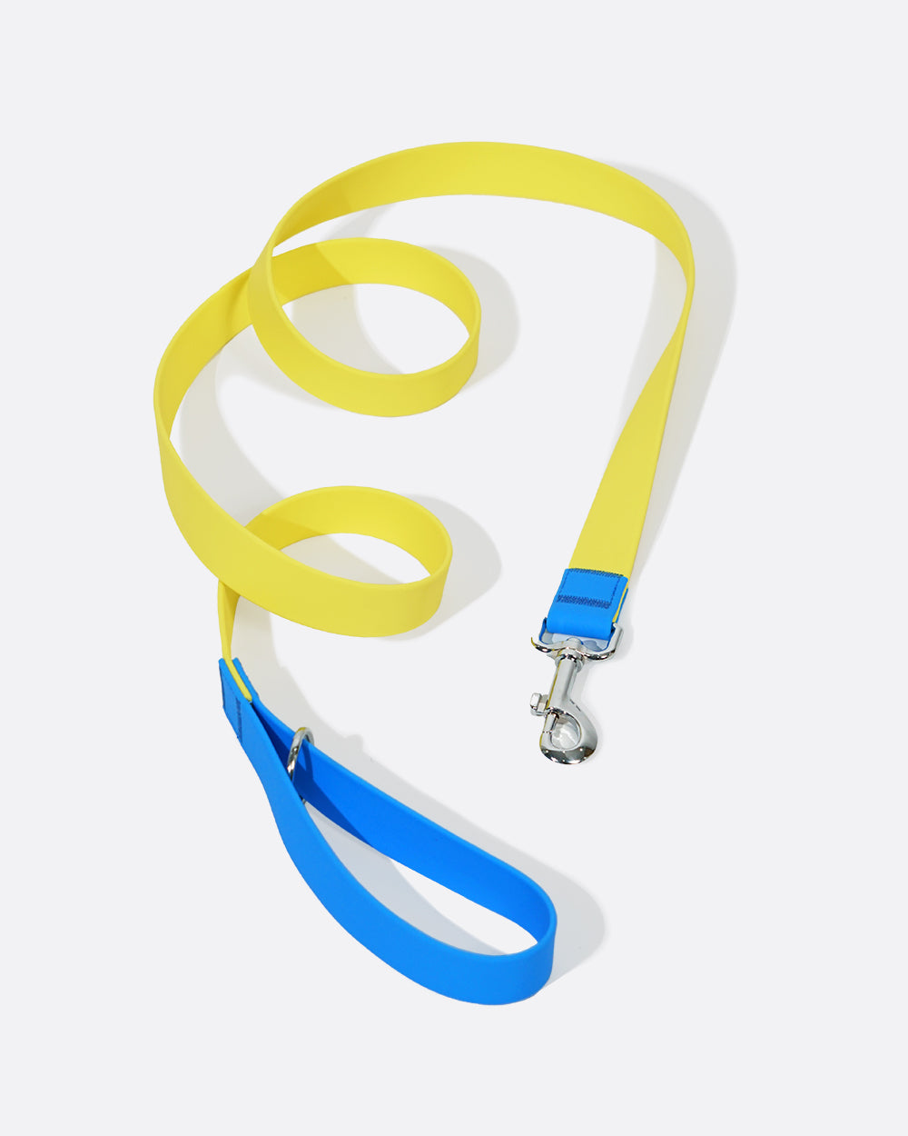 A durable and waterproof dog leash designed for outdoor adventures, with a 360° Rotating Metal Clasp, yellow with blue color match