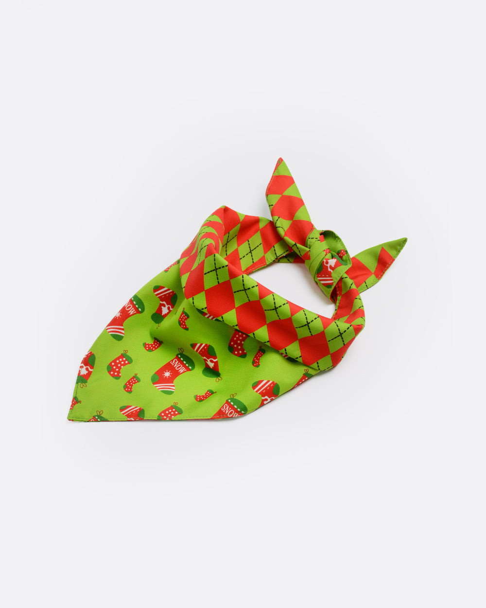 An ideal dog accessory to be regarded as a Christmas dog gift or decoration at Christmas. Possess with double-sided pattern and dual-layer fabric design. Which is not only high practicality but also has good quality. 