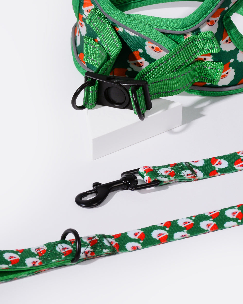 OxyMesh Step-in Harness and Leash Set - Santa