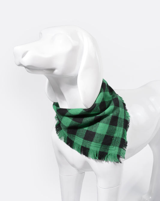 Double-sided dog bandana for Medium & Large dogs.  This Christmas green grid dog bib is adopted with 100% cotton material and dual-layer fabric. It is very stylish and strong in quality. A perfect accessory could be chosen as pet Christmas gift or birthday present for dogs.