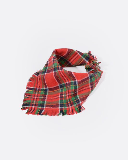 Christmas Stewart plaid dog bandana made of soft cotton material.   It is soft and skin-friendly. Classic Scottish tartan pattern is an ideal dog accessory in the autumn, winter, and Christmas season.  Stylish style with tassel.